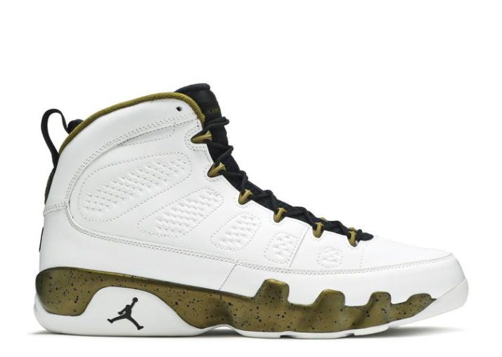 Air Jordan 9 Retro - Estatua
