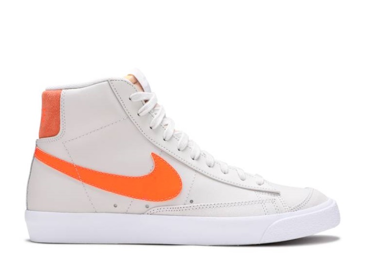 Nike Wmns Blazer Mid '77 - Naranja Hueso Claro