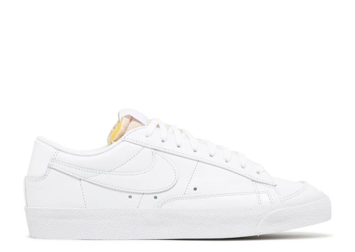 Nike Wmns Blazer Low '77 - Triple Blanco