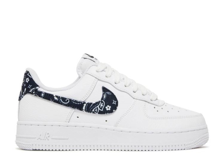 Nike Wmns Air Force 1 '07 Esenciales - Negro Paisley