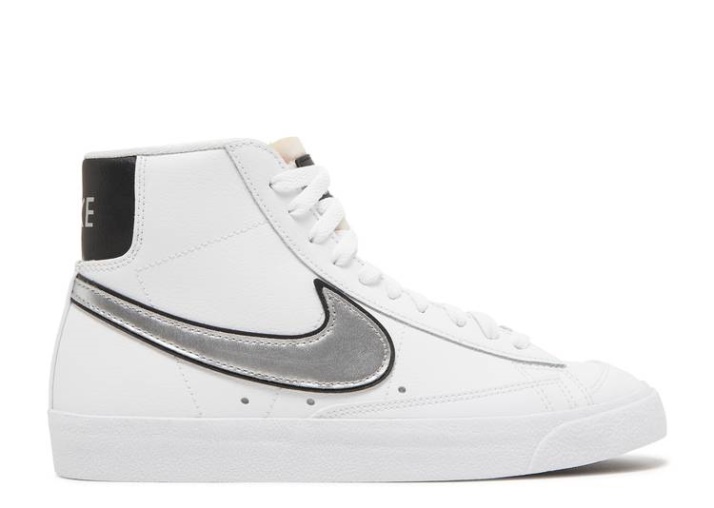 Nike Wmns Blazer Mid '77 Essential - Blanco Plata Metalizado