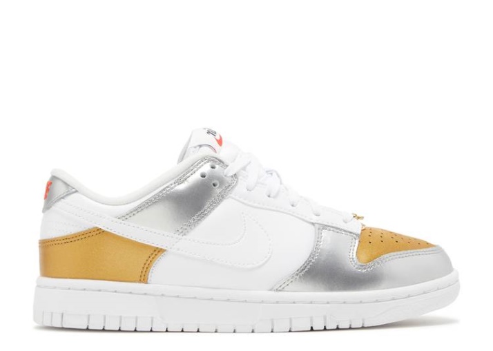 Nike Wmns Dunk Low Se - Plata Oro Metalizado