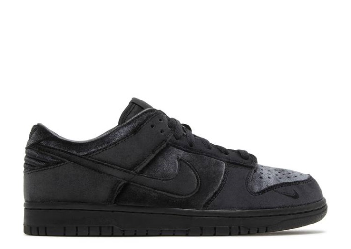 Nike Dover Street Market X Dunk Low - Terciopelo Negro