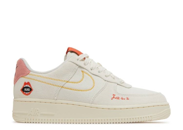 Nike Wmns Air Force 1 '07 - Paz