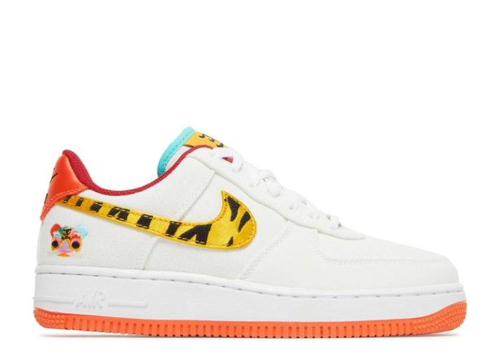 Nike Wmns Air Force 1 '07 Lx - Año Del Tigre