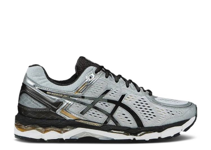 Asics Gel Kayano 22 - Plata Negro Oro