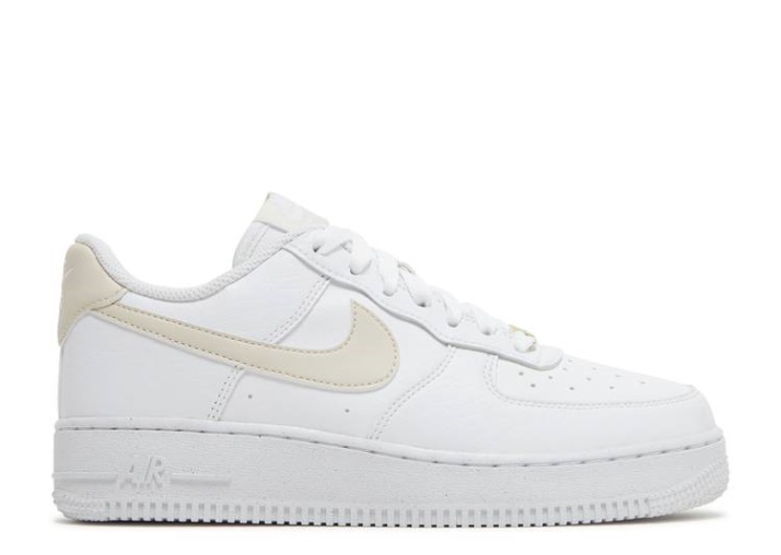 Nike Wmns Air Force 1 '07 Next Nature - Marrón Orewood Claro
