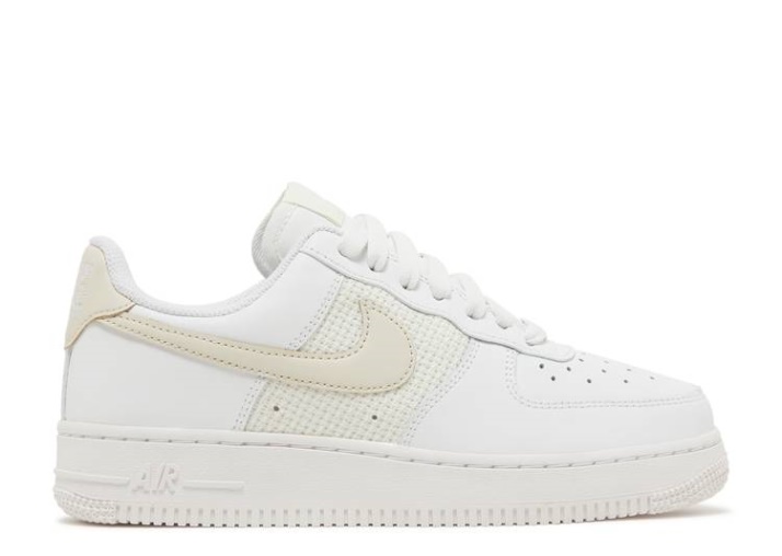 Nike Wmns Air Force 1 '07 Ess - Punto De Cruz